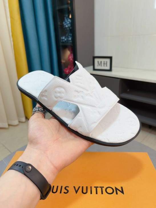 Picture of Louis Vuitton Slippers _SKULVsz38-44mnf04181345